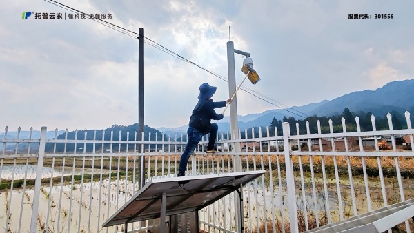 春壟之上，托普人用專業(yè)與溫度，喚醒每一臺“農(nóng)田衛(wèi)士”